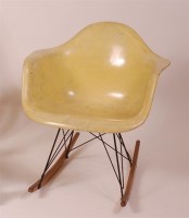 Lot 325 - Charles & Ray Eames - A 1960s fibreglass shell...