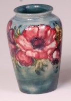 Lot 32 - A Moorcroft Anemone pattern small pottery vase,...