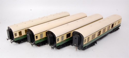 Lot 335 - 4 x Leeds model company bakelite coaches...