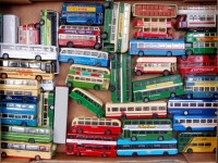 Lot 2550 - Forty loose Corgi original Omnibus and EFE...