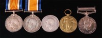 Lot 313 - A group of medals to include WW I British war...