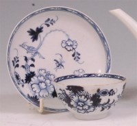 Lot 431 - An 18th century Liverpool porcelain tea bowl...