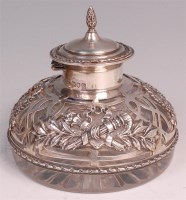 Lot 472 - An Edwardian silver mounted glass inkwell,...