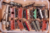 Lot 426 - A large tray of 15 assorted Hornby wagons and...
