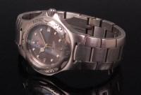Lot 462 - A gents Tag Heuer steel cased professional...