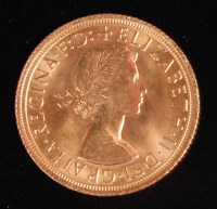 Lot 100 - Great Britain, 1965 gold full sovereign,...
