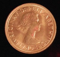 Lot 124 - Great Britain, 1964 gold full sovereign,...