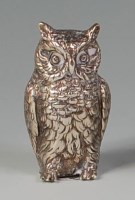 Lot 817 - *A German silver novelty owl ornament,...