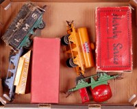 Lot 310 - A small tray containing 4 Hornby prewar wagons...