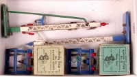 Lot 313 - Hornby 1938-9 No. 2E double arm signal with...