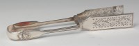 Lot 471 - A pair of George IV silver asparagus tongs, in...