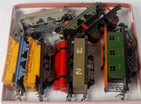Lot 367 - A small tray containing 8 prewar Hornby 4...