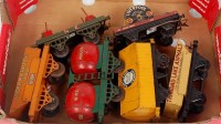 Lot 381 - A small tray of 6 Hornby wagons including 1928-...