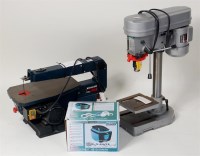 Lot 104 - 230 volt 1/2" cap bench drill with 5 speed...