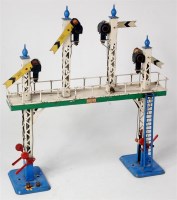 Lot 430 - Hornby 1936-8 No. 2E signal gantry with green...