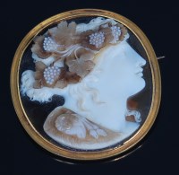 Lot 699 - A 19th century continental carved shell cameo...