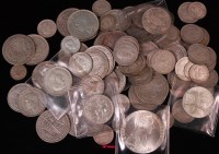 Lot 107 - Mixed lot to silver coins to include; 27 half...