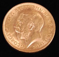 Lot 122 - Great Britain, 1911 gold half sovereign,...