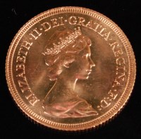 Lot 134 - Great Britain, 1981 gold full sovereign, Queen...