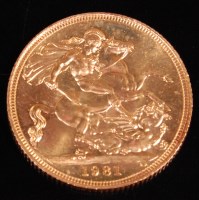 Lot 137 - Great Britain, 1981 gold full sovereign, Queen...