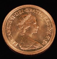 Lot 139 - Great Britain, 1981 gold full sovereign, Queen...