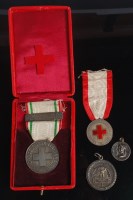 Lot 276 - An Italian Red Cross Merit medal with Campagna...