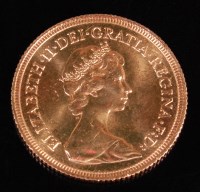 Lot 136 - Great Britain, 1981 gold full sovereign, Queen...