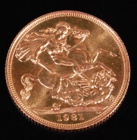 Lot 136 - Great Britain, 1981 gold full sovereign, Queen...