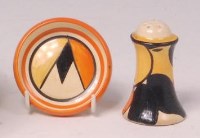 Lot 30 - A 1930s Clarice Cliff Bizarre pattern pottery...