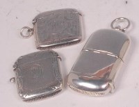 Lot 454 - An Edwardian silver combination vesta and...