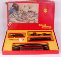 Lot 731 - A Triang RS30 'Crash Train Set' containing BR...