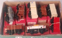 Lot 950 - 8 Hornby Dublo SD6 wagons including red...