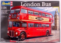 Lot 1536 - Revell, 1:24 scale plastic London bus kit, in...