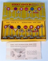 Lot 1955 - Dinky Toys, 771 International road signs...