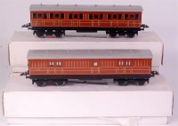 Lot 485 - A rake of 3 Highfield Models tinplate bogie...