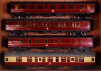 Lot 520 - A rake of 7 BR mixed livery Mk1 coaches and an...