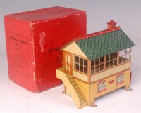 Lot 549 - Hornby 1929-31 No. 2 signal cabin with blue...