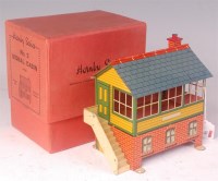 Lot 550 - Hornby 1934-5 No. 2 signal cabin with blue...