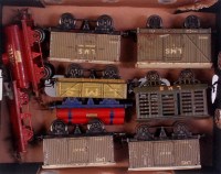 Lot 465 - A small tray of Hornby prewar wagons including...