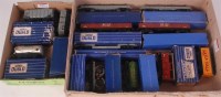 Lot 623 - 12 Hornby Dublo D1 and SD6 wagons including 2...