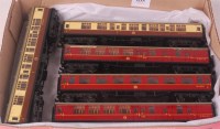 Lot 635 - 5 Hornby Dublo super detail coaches, 2 maroon...