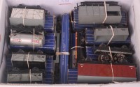 Lot 653 - 10 Hornby Dublo D1 and SD6 wagons in blue...