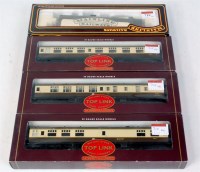 Lot 719 - Hornby top link R437, R438 and R455 BR Mk1 WR...