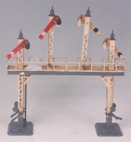 Lot 551 - Hornby 1928-9 No. 2 signal gantry with grey...