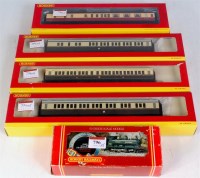 Lot 796 - Hornby R4065A, R4066B, R4119B GWR coaches, a...