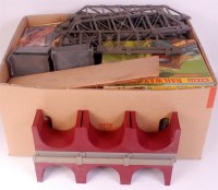 Lot 841 - Box containing quantity of Triang Hornby...