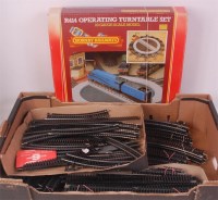 Lot 870 - A Hornby R414 operating turntable (G-BG), and...