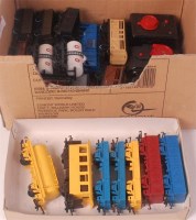 Lot 893 - Box containing 7 Hornby wagons from starter...