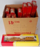 Lot 749 - Triang & Hornby engineers items, 3 R23 Salmon...