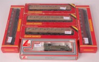 Lot 920 - 2 Hornby R400 2 R435 and a R436 Gresley...